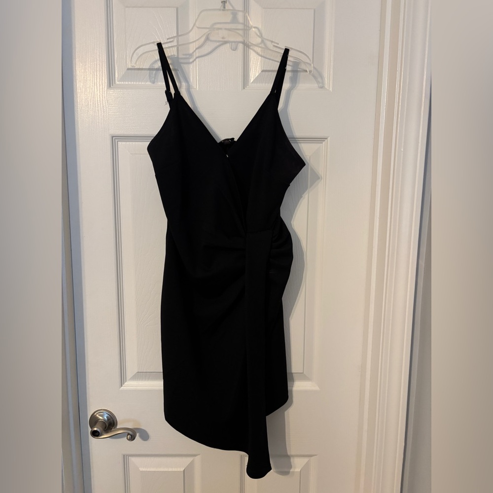 Size L black mini bodycon dress